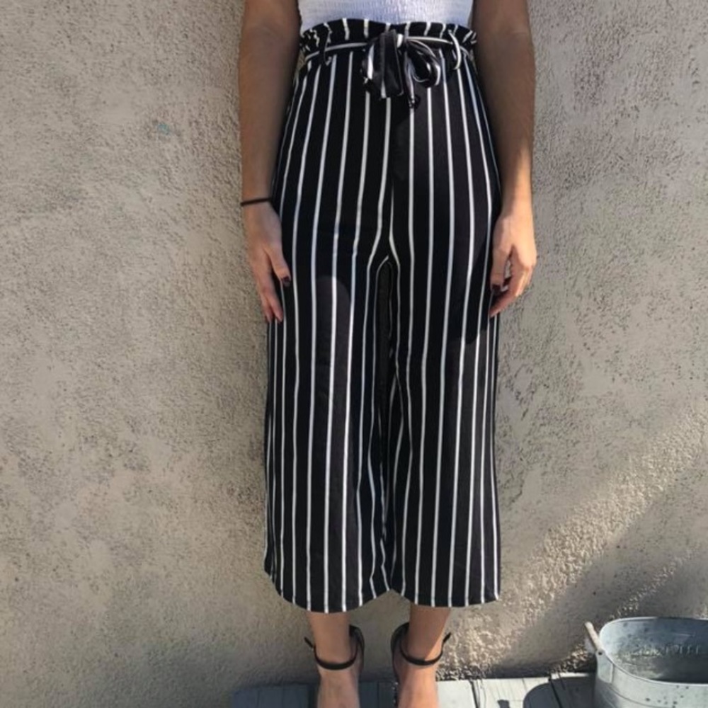 Tie waist striped capri pants - Picture 2 of 4